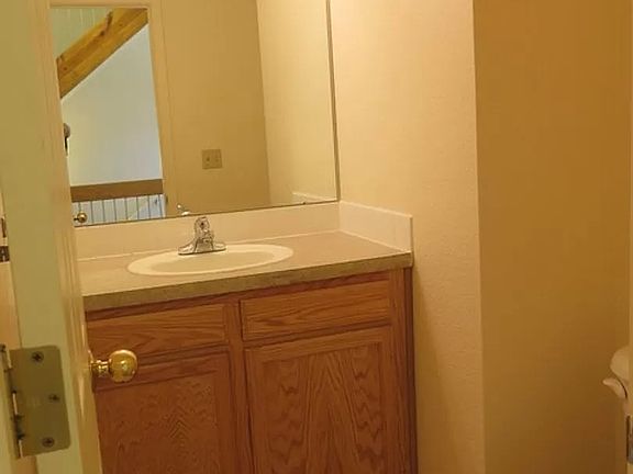 Powder 1/2 Bath main floor