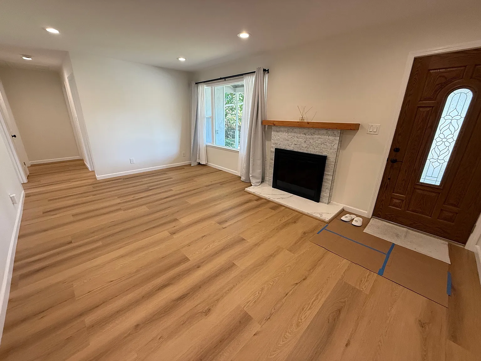 3 bed, 1217 sqft, $4,950 — Photo 2