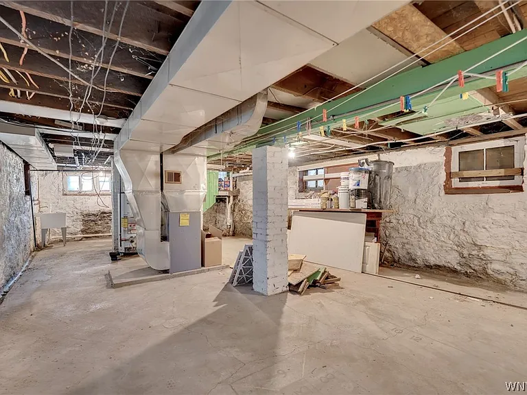 1097 Tonawanda St — Photo 37