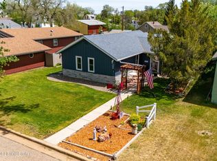 305 4th Ave SW, Bowman, ND 58623