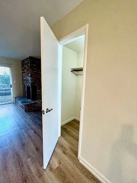 2 bed, 1.5 bath, 975 sqft, $2,495 — Photo 3