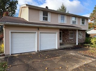 907 Shady Ln NE, Warren, OH 44484