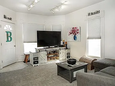 915 Tremont St #1 — Photo 4