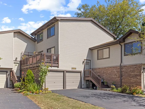 3S255 Briarwood Dr, Warrenville, IL 60555