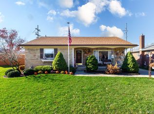 5721 Cambourne Rd, Dearborn Heights, MI 48127