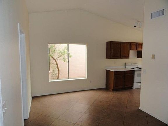 4th image of 2881 E Carla Vista Ct