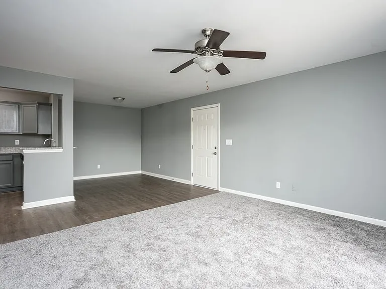Polo Springs Apartments — Photo 19