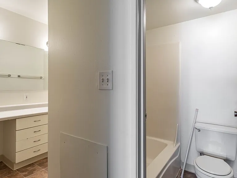 The Forum Apartments — Photo 21
