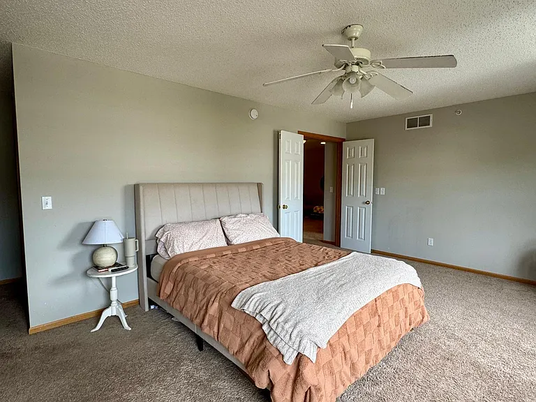 12215 Urbank St NE #G — Photo 11