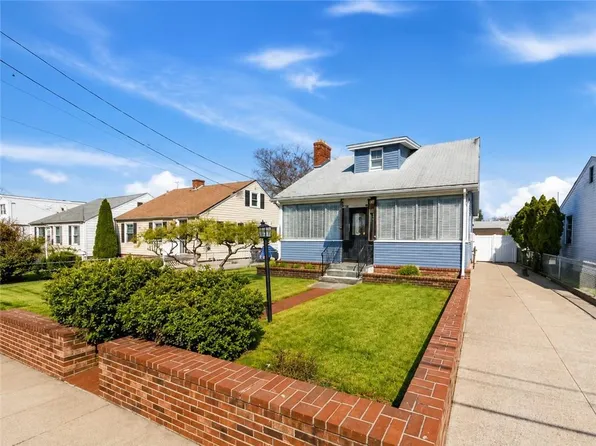 113 Woodside Ave, Pawtucket, RI 02861