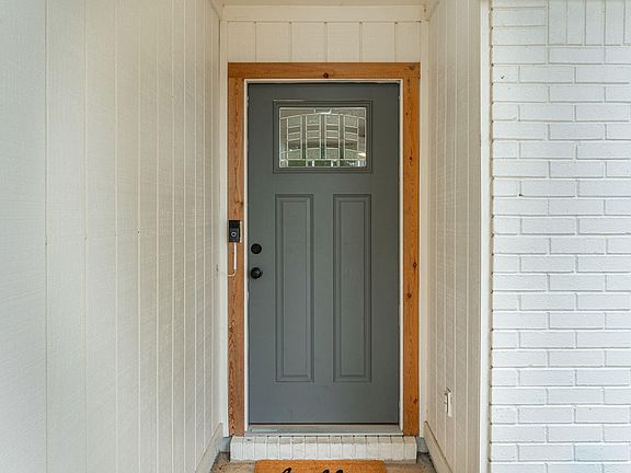 4th image of 907 Linden Ave