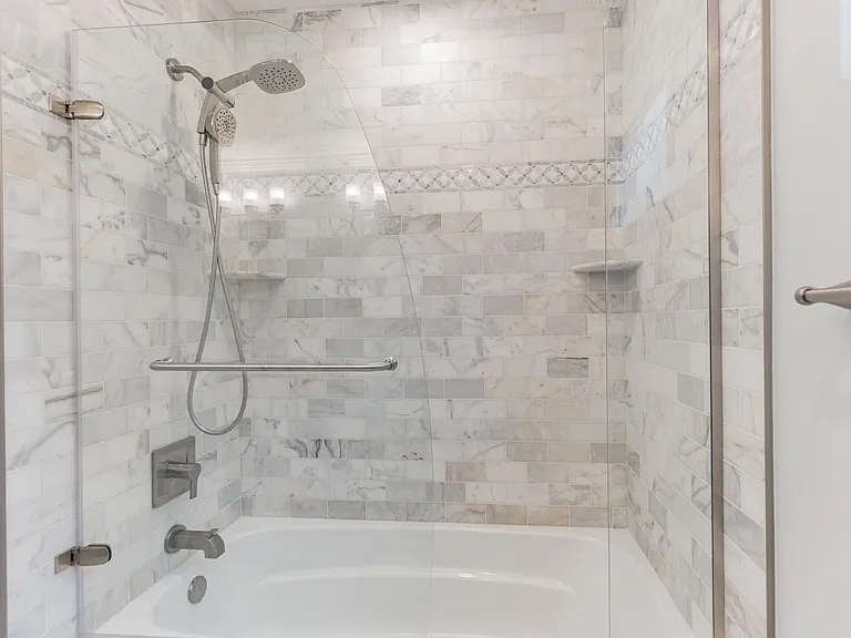 9911 Barnsbury Ct — Photo 20