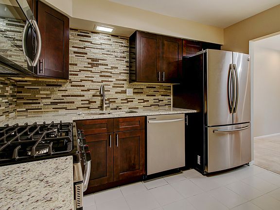 3rd image of 1230 Park Ave W APT 224