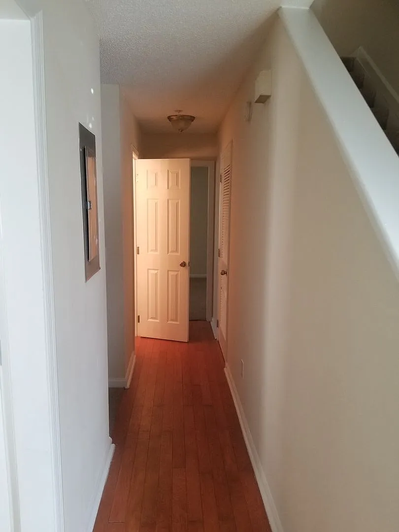 Spacious 3-Bedroom Townhome Section 8 Accepted! — Photo 4