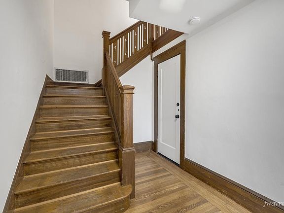 3rd image of 467 40th Ave