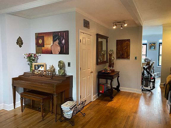 4th image of 47 Clinton Ave #3