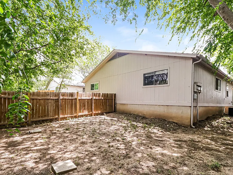 6710 Wentworth Dr — Photo 14