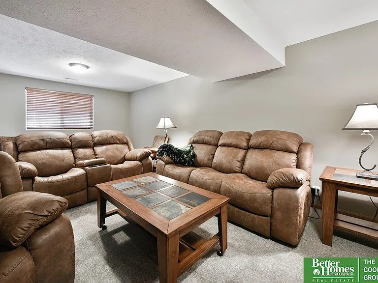 17038 Sahler St — Photo 25