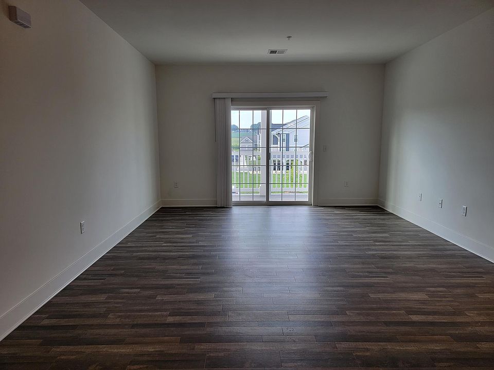 End Unit - Living Room to Balcony