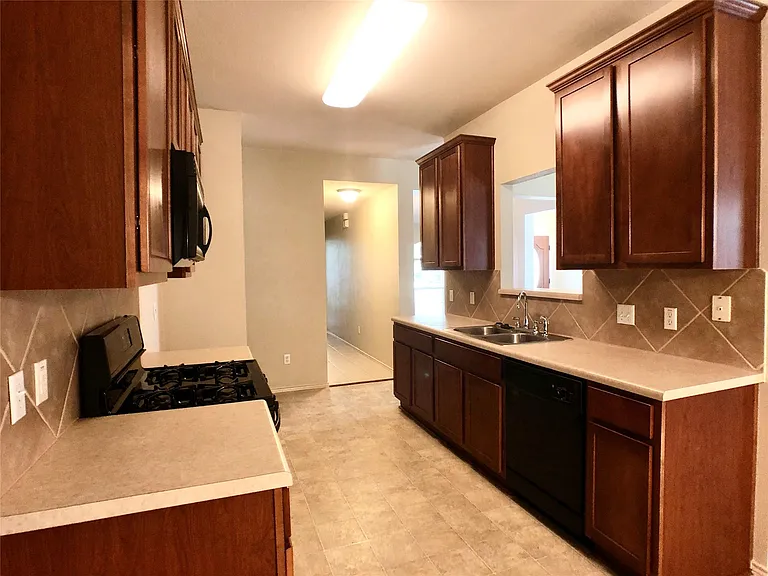 2141 Pearson Way — Photo 5
