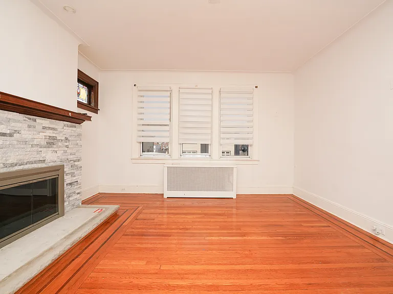 804 Fairview Ln — Photo 3