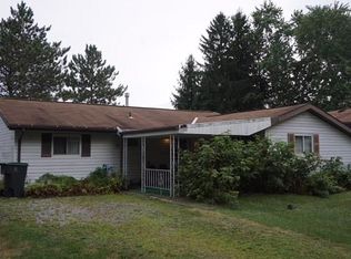 107 Queenswood Dr, Cranberry Township, PA 16066