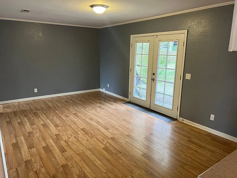 303 Richland Dr — Photo 11