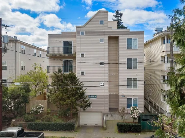 2117 N 107th Street #402, Seattle, WA 98133