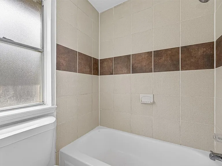2310 Woodwind Dr — Photo 36