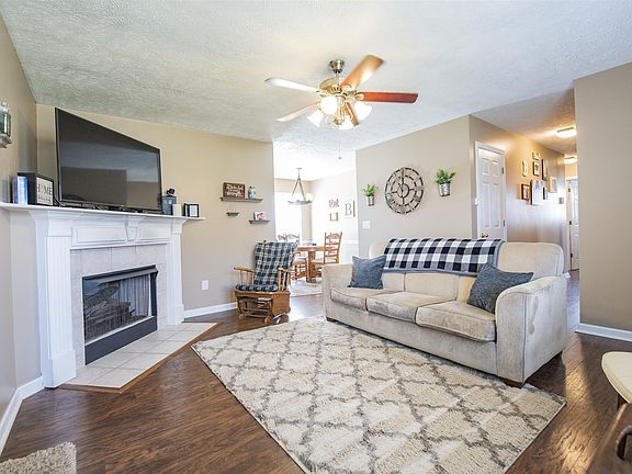 3rd image of 116 Mallow Dr