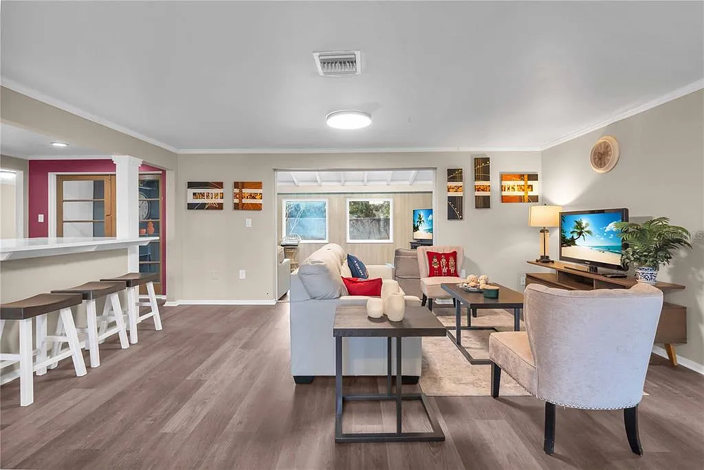 4 bed, 3.0 bath, 2595 sqft, $3,350 — Photo 4
