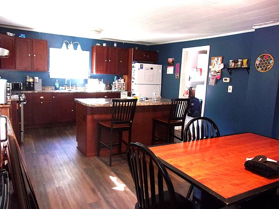5th image of 421 Bradley Hill Road