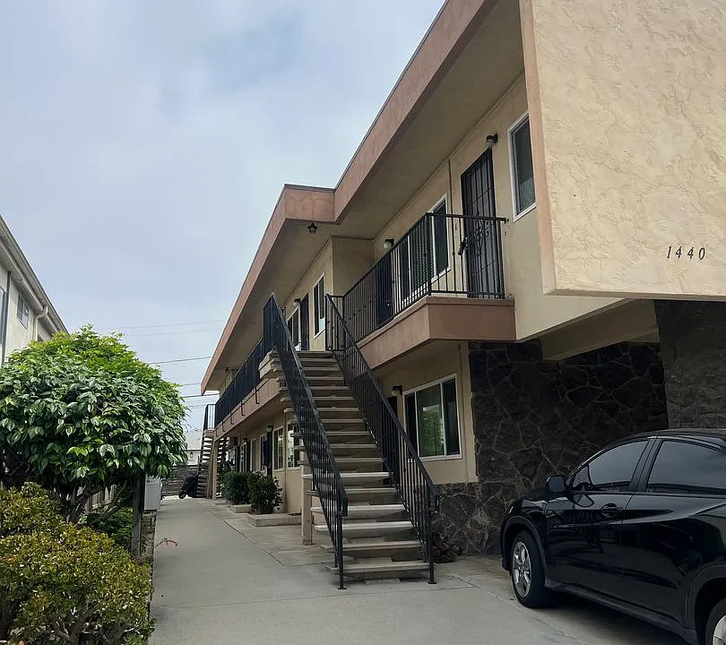 1440 Robinson Ave. Complex
