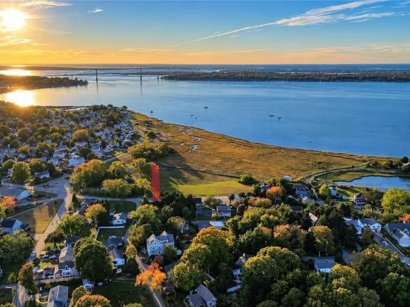 975 Anthony Rd, Portsmouth, RI 02871