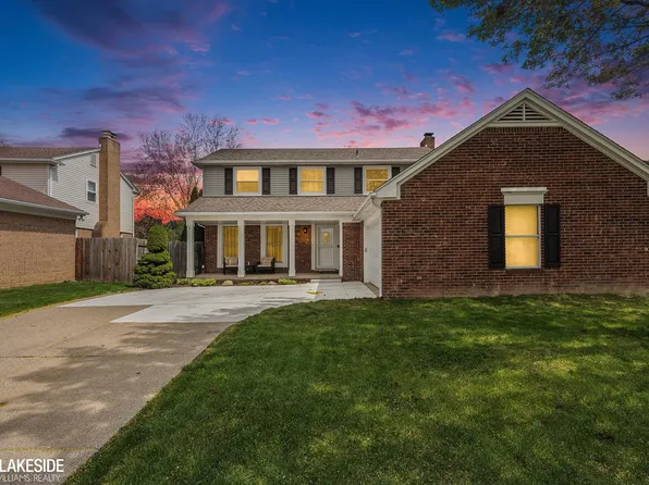 41748 Amberly Dr, Clinton Township, MI 48038