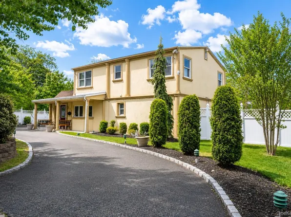 66 Grace Lane, Levittown, NY 11756