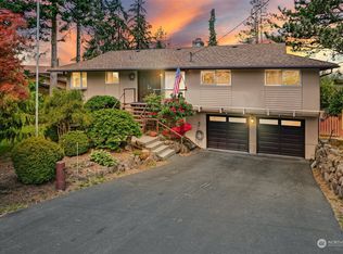 8218 NE 159th St, Kenmore, WA 98028