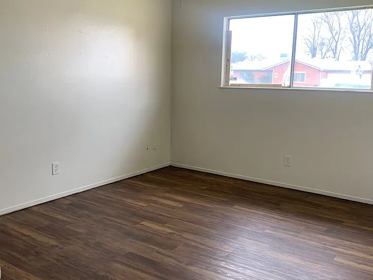 1225 Elberta Dr — Photo 3