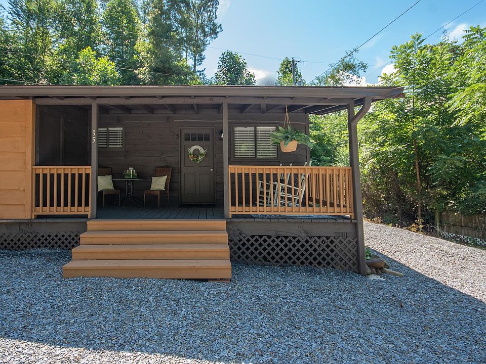 Right side of duplex, convenient to Franklin or Highlands