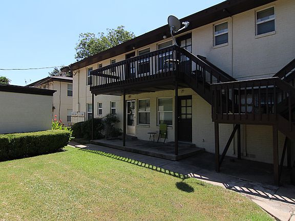 2nd image of 4738 El Campo Ave