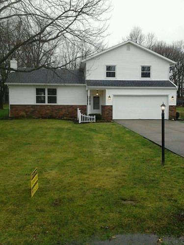2nd image of 121 Nutwood Dr