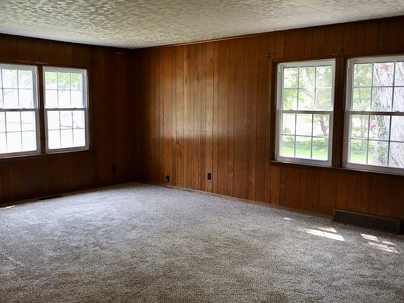 3rd image of 204 S Kingston Rd