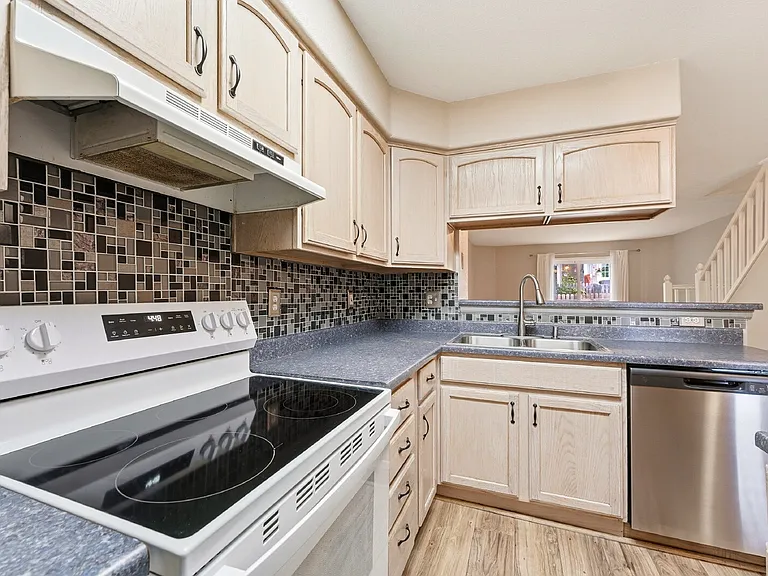 8196 S Fillmore Way — Photo 7