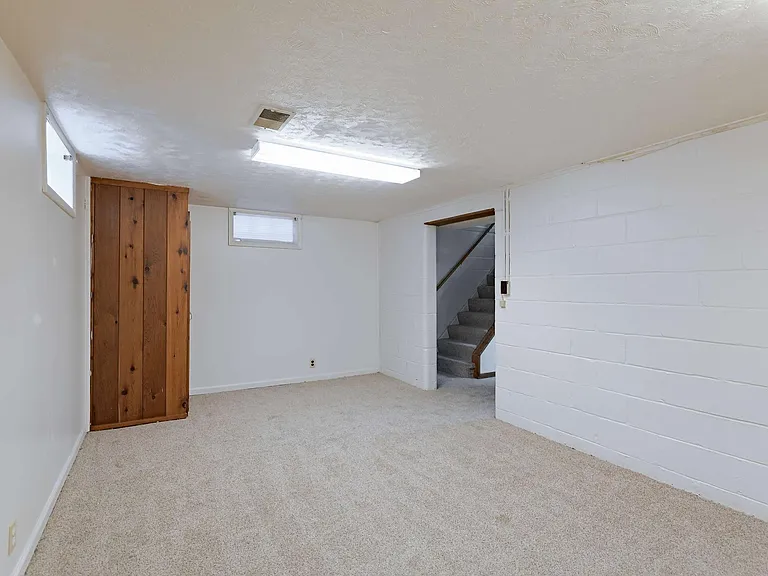 940 S 48th St — Photo 27