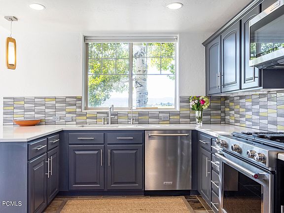 5th image of 6163 Fox Point Cir Unit C1
