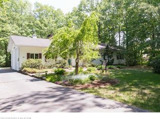 32 Woodhaven Dr, Kennebunk, ME 04043