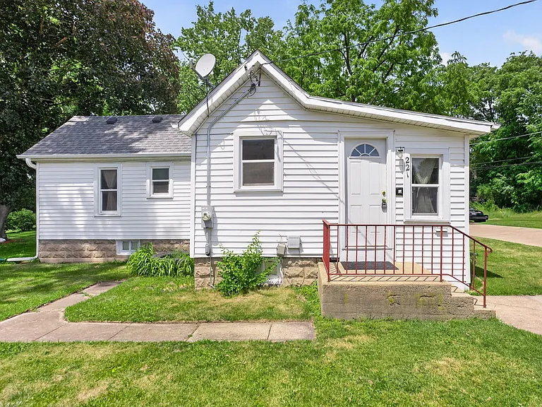 221 Ellen St #221 — Photo 2