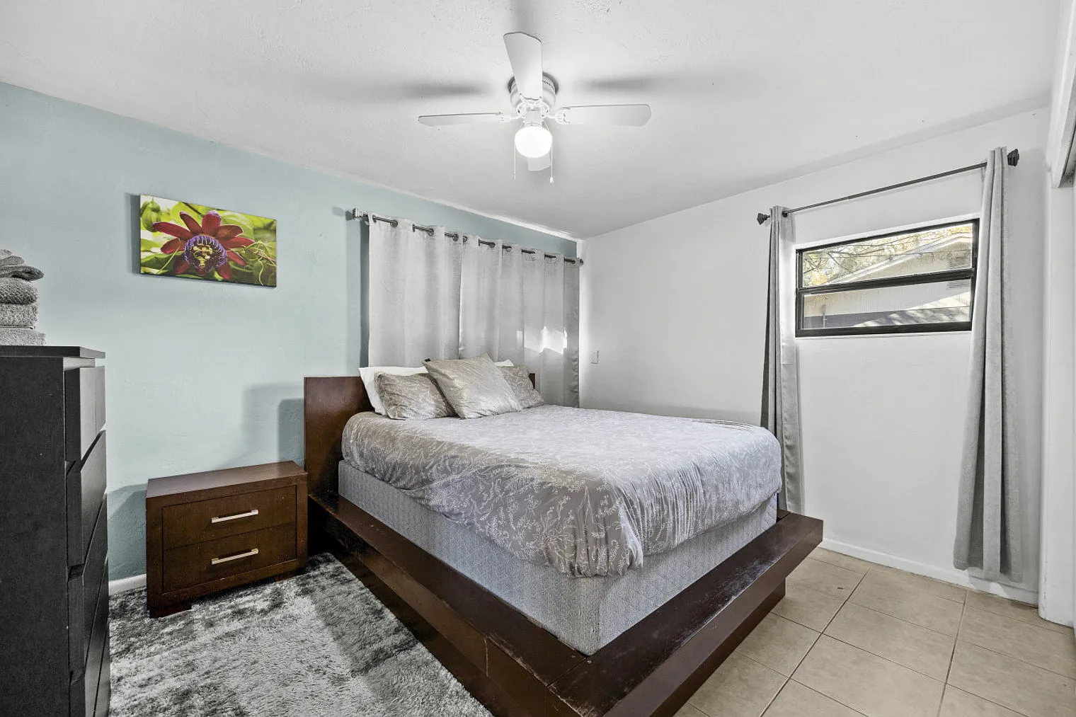 2 bed, 1.0 bath, 990 sqft, $3,212 — Photo 4