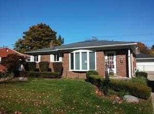 32948 Slocum Dr, Farmington, MI 48336