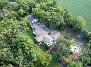 916 W Town Line Rd, Leaf River, IL 61047